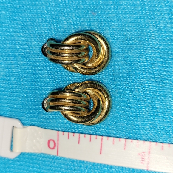 Set of 3 goldtone vintage earrings - Picture 2 of 5